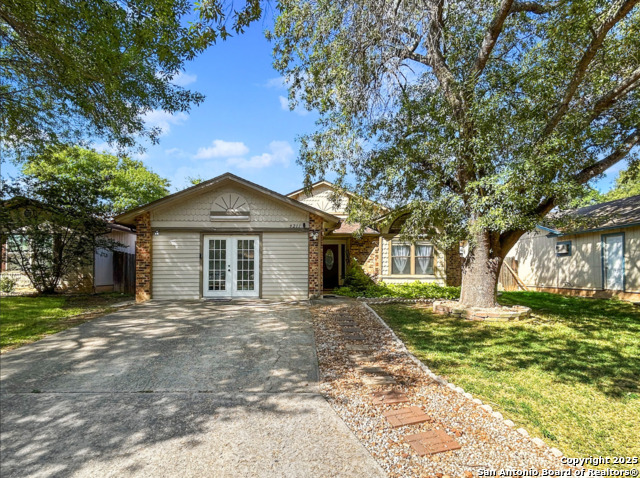 Listing photo id 0 for 9211 Deer Vlg