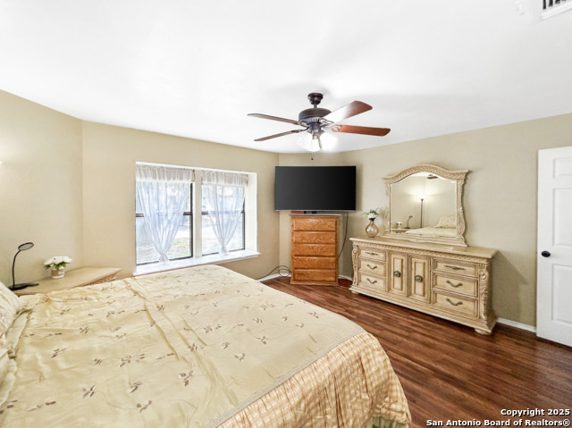 Listing photo id 19 for 9211 Deer Vlg