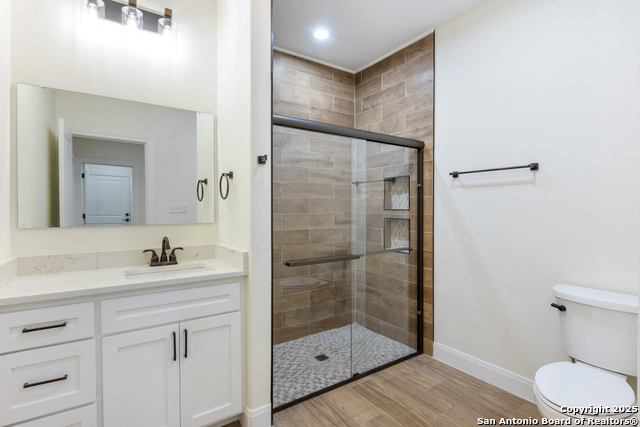 Image 15 of 47 For 32 Trophy