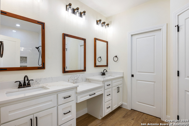 Image 16 of 47 For 32 Trophy