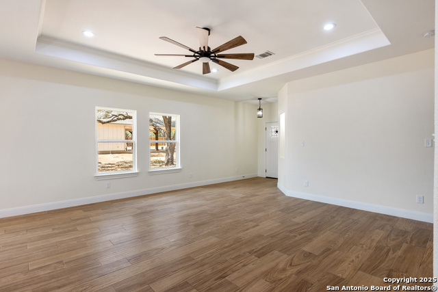 Image 21 of 47 For 32 Trophy