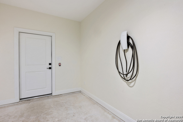 Image 25 of 47 For 32 Trophy