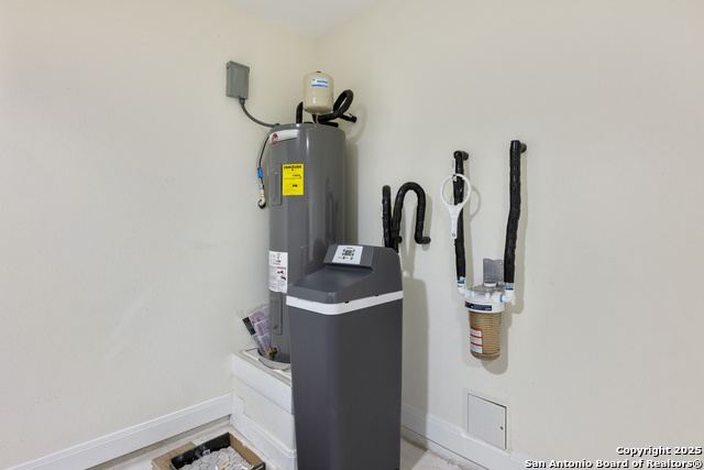 Image 26 of 47 For 32 Trophy