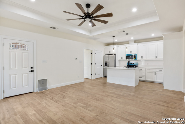 Image 29 of 47 For 32 Trophy