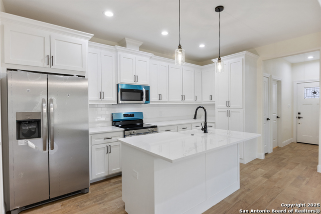 Image 32 of 47 For 32 Trophy