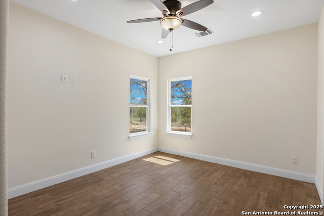 Image 36 of 47 For 32 Trophy