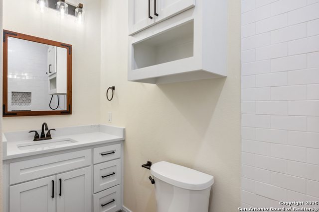 Image 39 of 47 For 32 Trophy