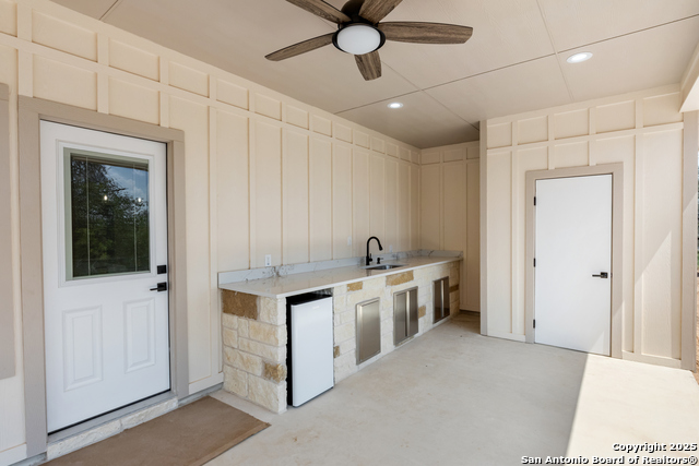 Image 40 of 47 For 32 Trophy