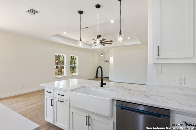 Image 9 of 47 For 32 Trophy