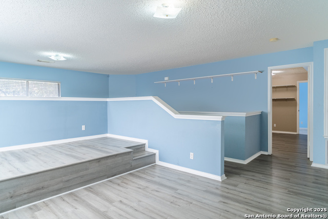 Image 17 of 31 For 9206 Dancove