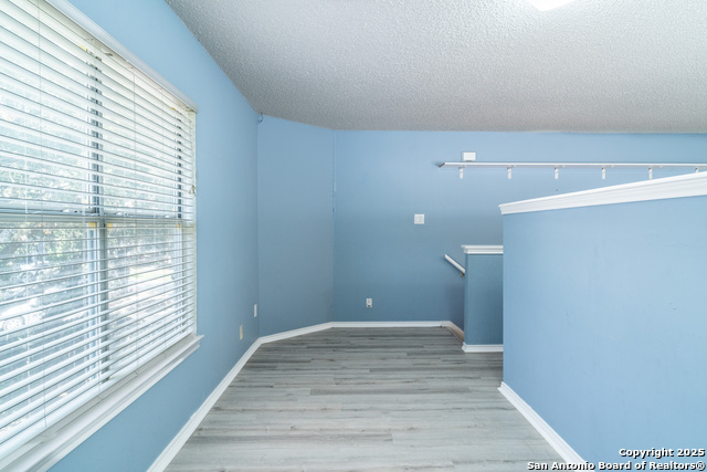 Image 18 of 31 For 9206 Dancove