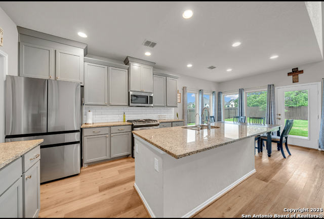 Listing photo id 4 for 9603 Safe Hollow