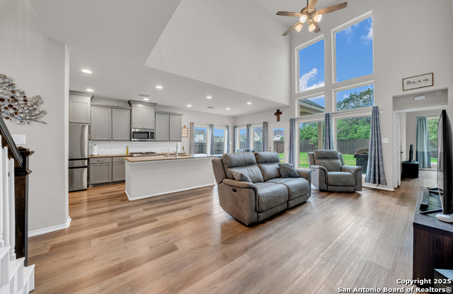 Listing photo id 6 for 9603 Safe Hollow