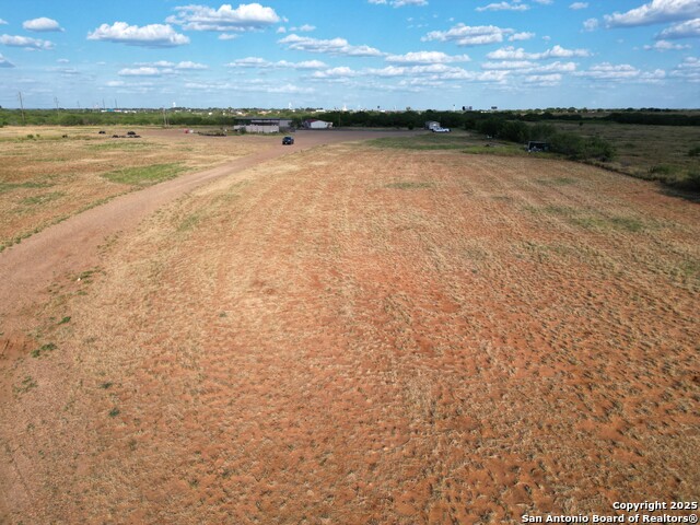 Listing photo id 15 for 1750 Hwy 85 W