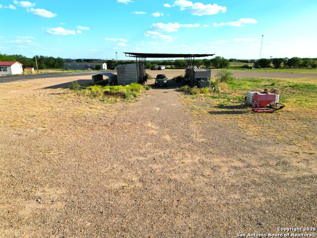 Listing photo id 7 for 1750 Hwy 85 W