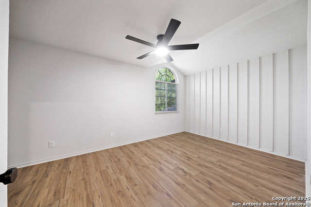 Image 31 of 44 For 5818 Grayson Cove