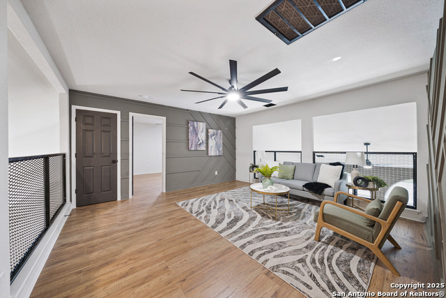 Image 33 of 44 For 5818 Grayson Cove