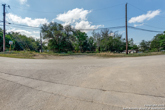 Image 4 of 12 For 6692 Kings Crown