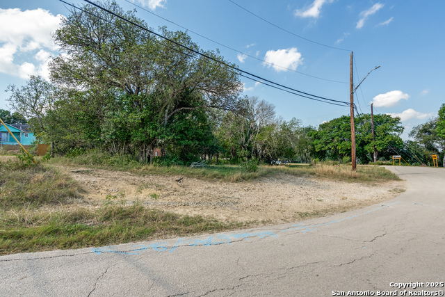 Image 9 of 12 For 6692 Kings Crown