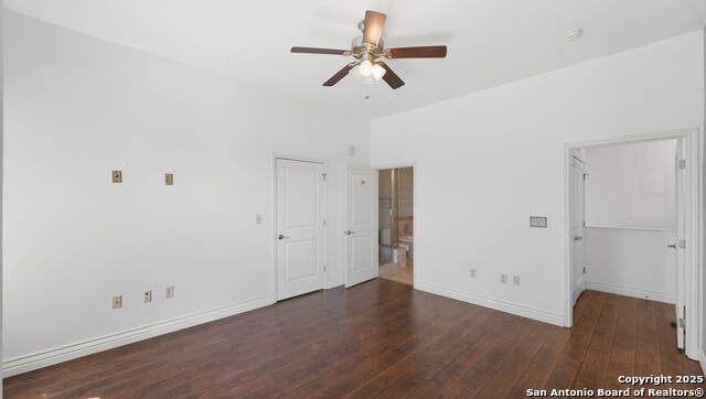 Listing photo id 23 for 215 Center  109