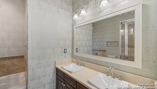 Listing photo id 24 for 215 Center  109