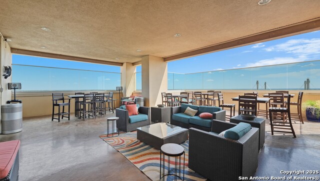 Listing photo id 40 for 215 Center  109