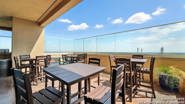 Listing photo id 41 for 215 Center  109