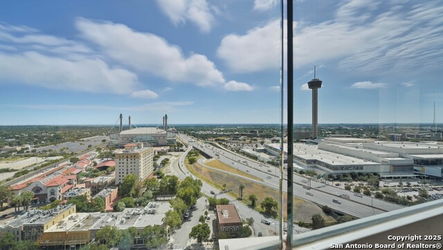 Listing photo id 42 for 215 Center  109