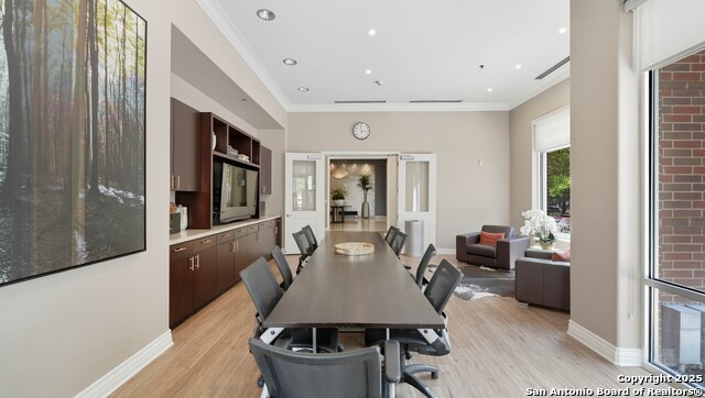 Listing photo id 44 for 215 Center  109