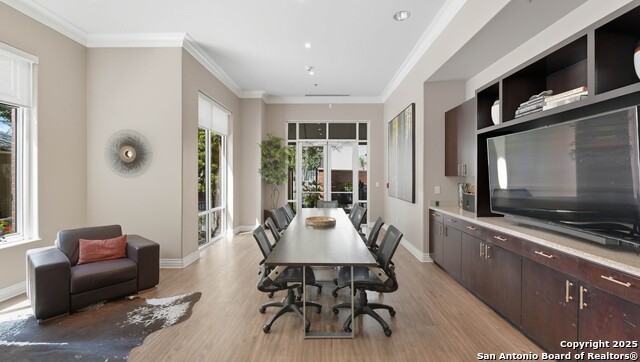 Listing photo id 45 for 215 Center  109