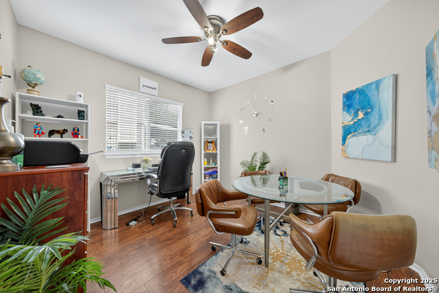 Listing photo id 8 for 22814 Bengal Brook