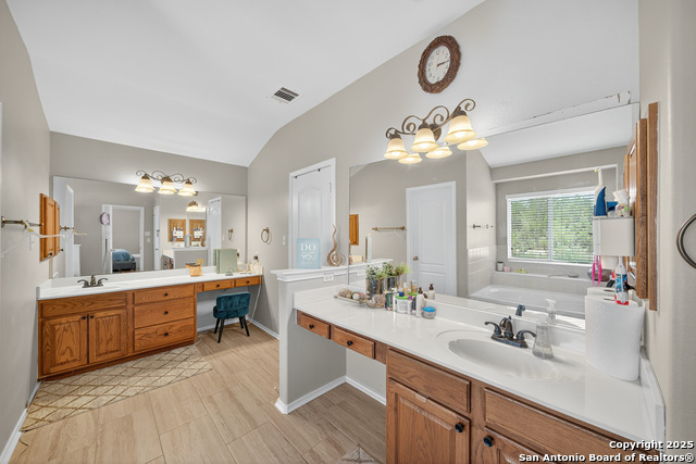 Listing photo id 24 for 22814 Bengal Brook