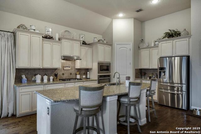 Listing photo id 8 for 13710 Astros