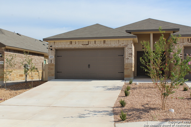 Image 3 of 14 For 435 Emma Dr  