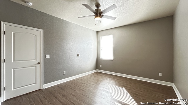 Listing photo id 14 for 13047 Waterlily Way