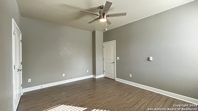Listing photo id 15 for 13047 Waterlily Way