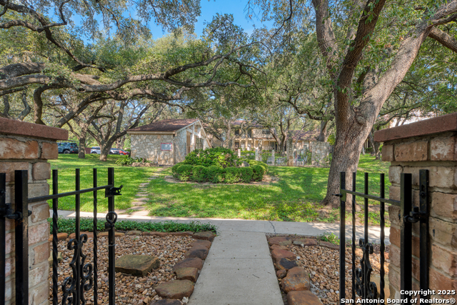 Details for 11303 Vance Jackson  L2, San Antonio, TX 78230