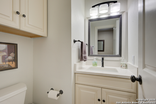 Image 10 of 24 For 11303 Vance Jackson  L2