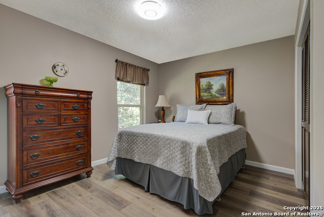 Image 11 of 24 For 11303 Vance Jackson  L2