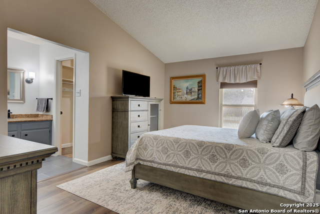 Image 16 of 24 For 11303 Vance Jackson  L2