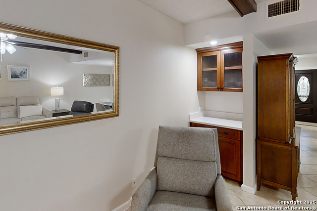 Image 22 of 24 For 11303 Vance Jackson  L2