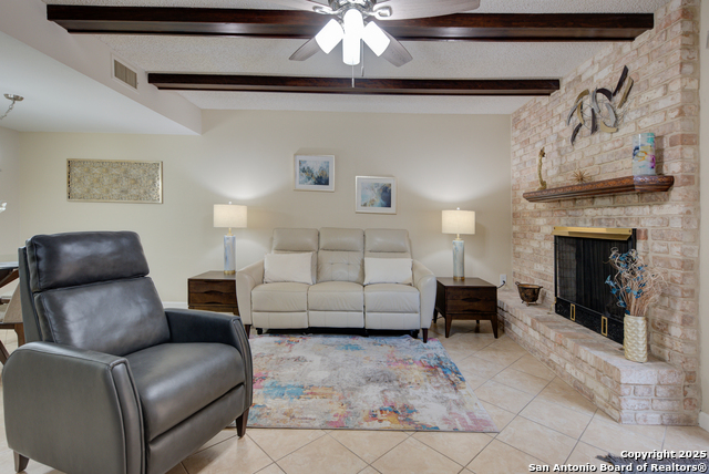 Image 23 of 24 For 11303 Vance Jackson  L2