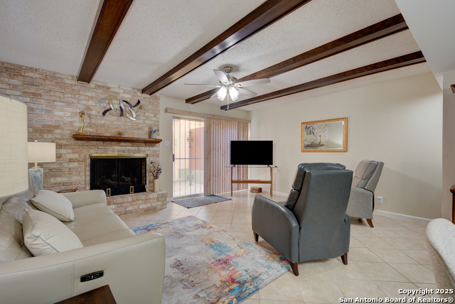 Image 4 of 24 For 11303 Vance Jackson  L2