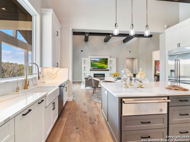 Listing photo id 8 for 27038 Rocky Rim