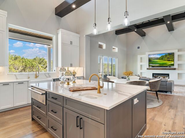 Listing photo id 9 for 27038 Rocky Rim