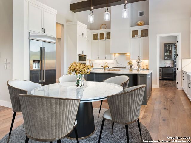 Listing photo id 11 for 27038 Rocky Rim