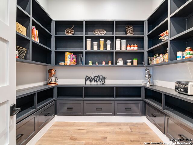 Listing photo id 13 for 27038 Rocky Rim