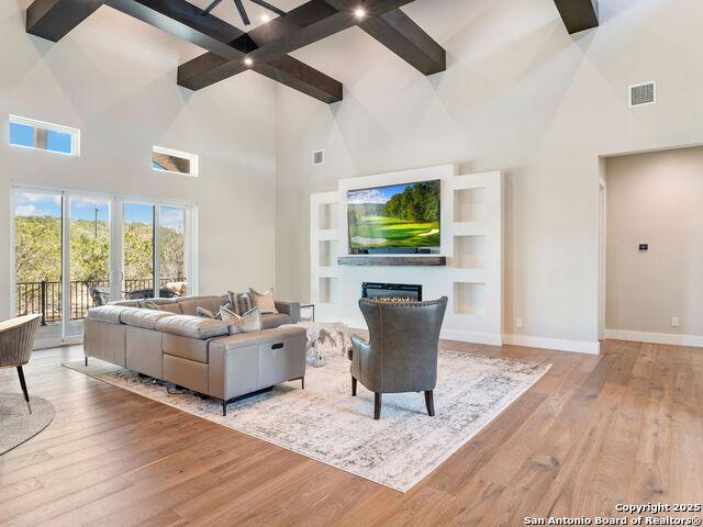 Listing photo id 5 for 27038 Rocky Rim