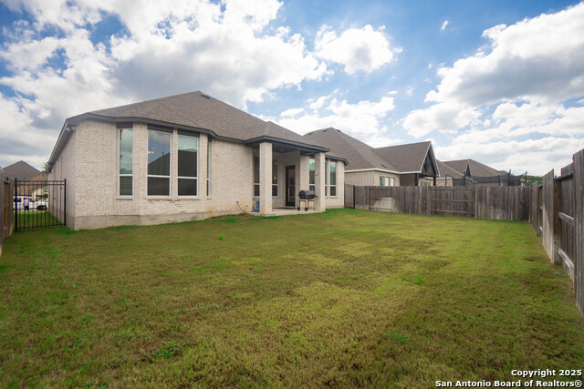 Image 30 of 44 For 119 Huntwick Dr