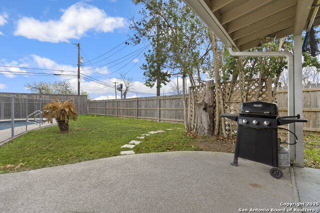 Listing photo id 14 for 116 Gardenview S